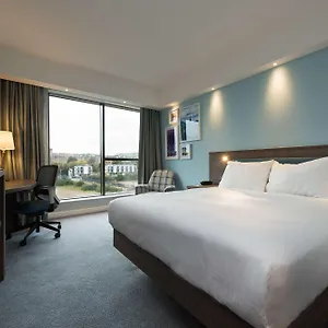 Отель Hampton By Hilton West End